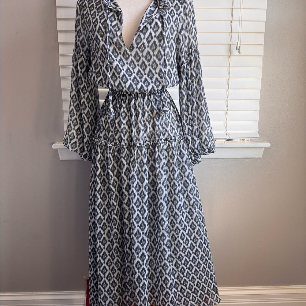 MISA LOS ANGELES Elegant Blue and White Dress NWT XS (fits a small)
NEVER WORN
